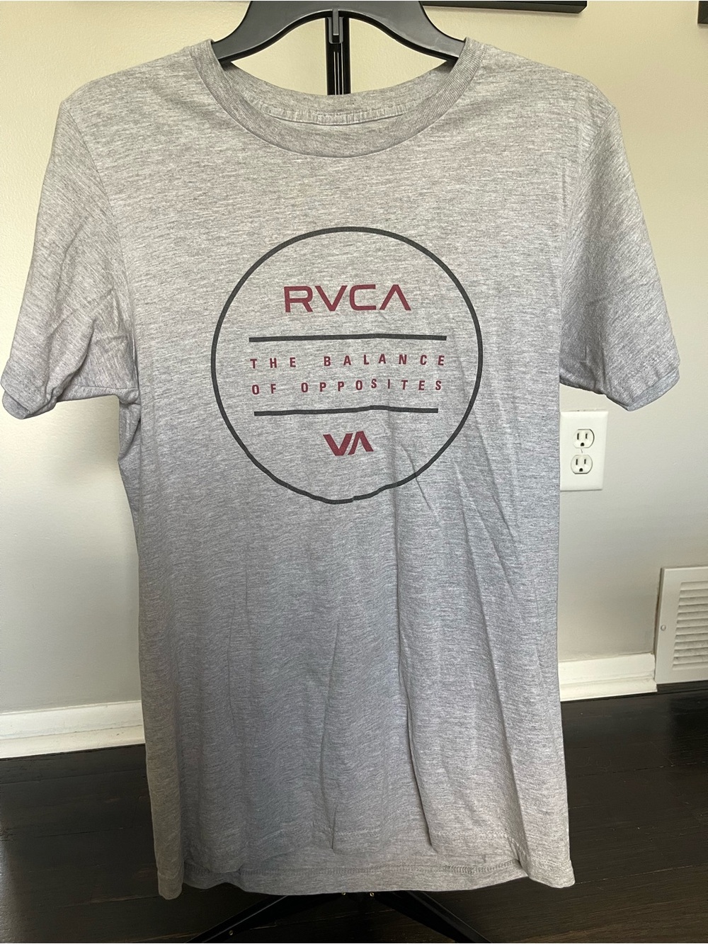 RVCA Gray Short-Sleeve Logo Graphic Tee with Red Accents